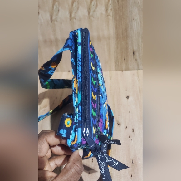 Vera Bradley Mini Travel Crossbody Bag with lots of compartments - Picture 3 of 9